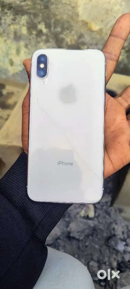 I phone x hai. Only. Bake panal damage hai. Pura. Phone. Okk hai