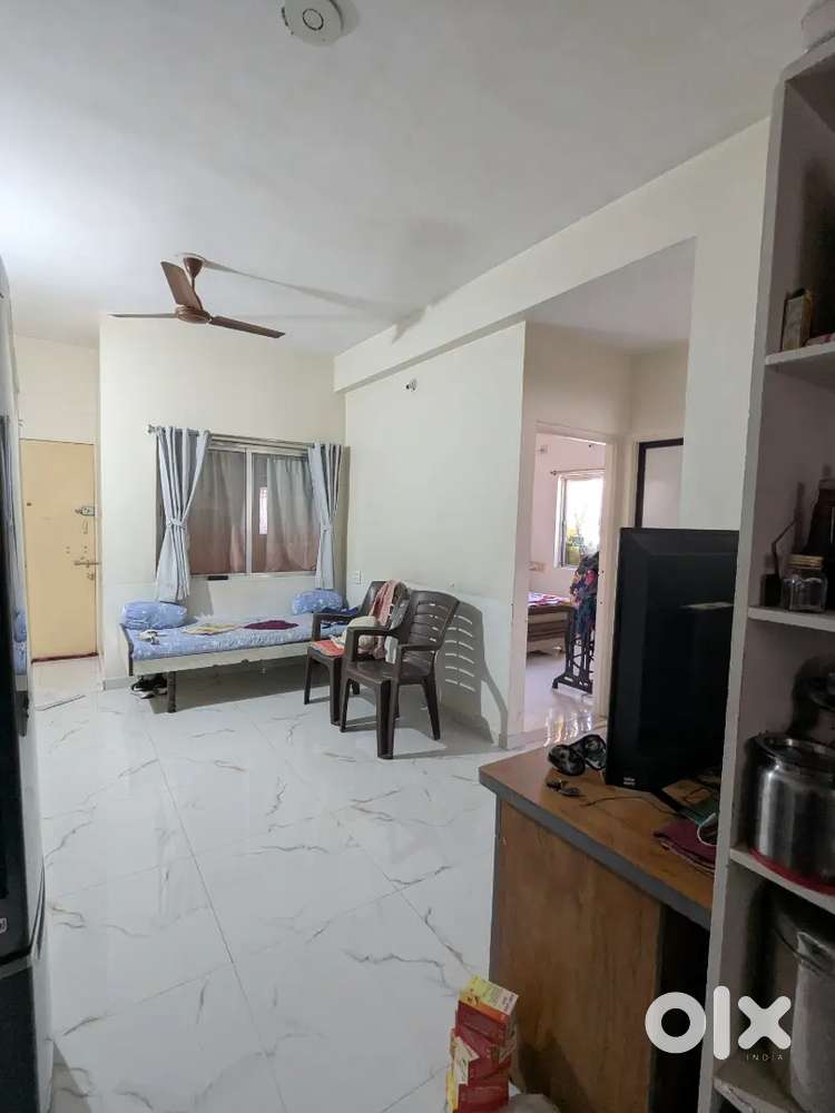 2 BHK near 80 feet road