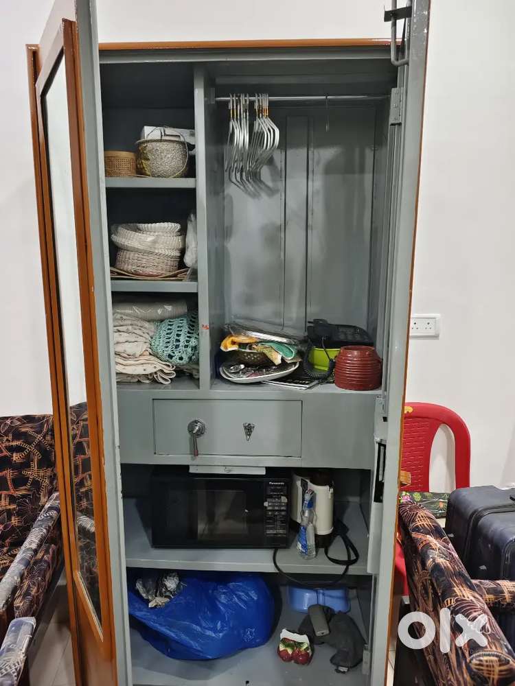 Almirah with Mirror and without mirror