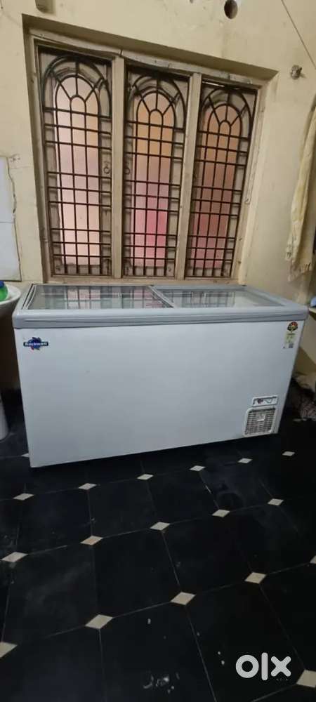 Ice-cream frizer just 1 month using