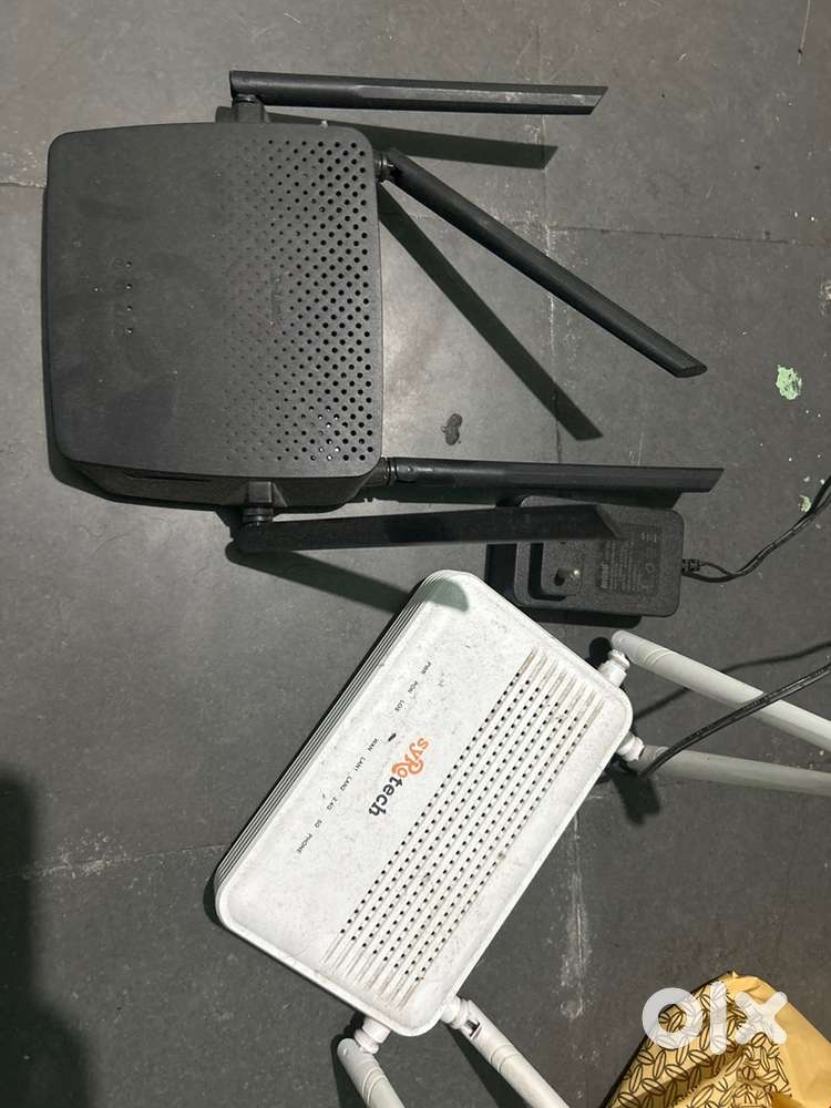 Dual-Band WiFi Router + Modem  Syrotech Dual Band Router