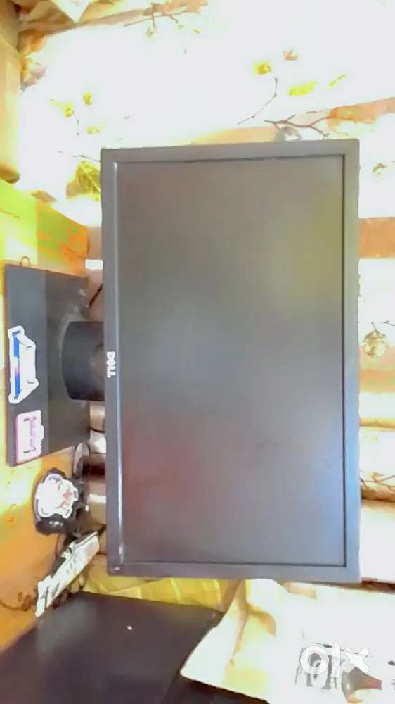 Dell Monitor 8k excellent condition scratch less