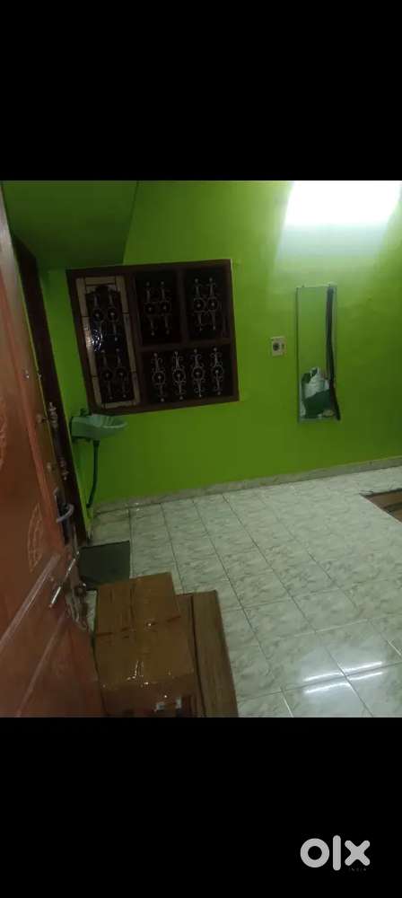 Want batchelor room mate above 24age