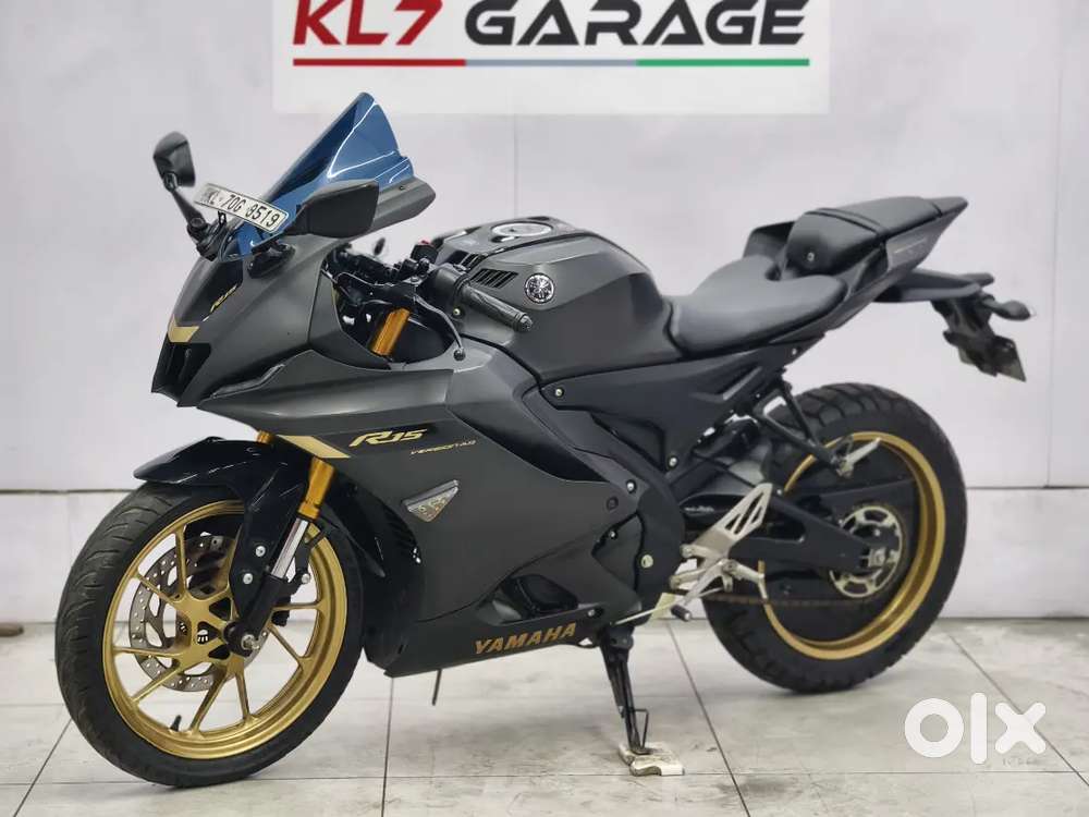 YAMAHA R15V4
