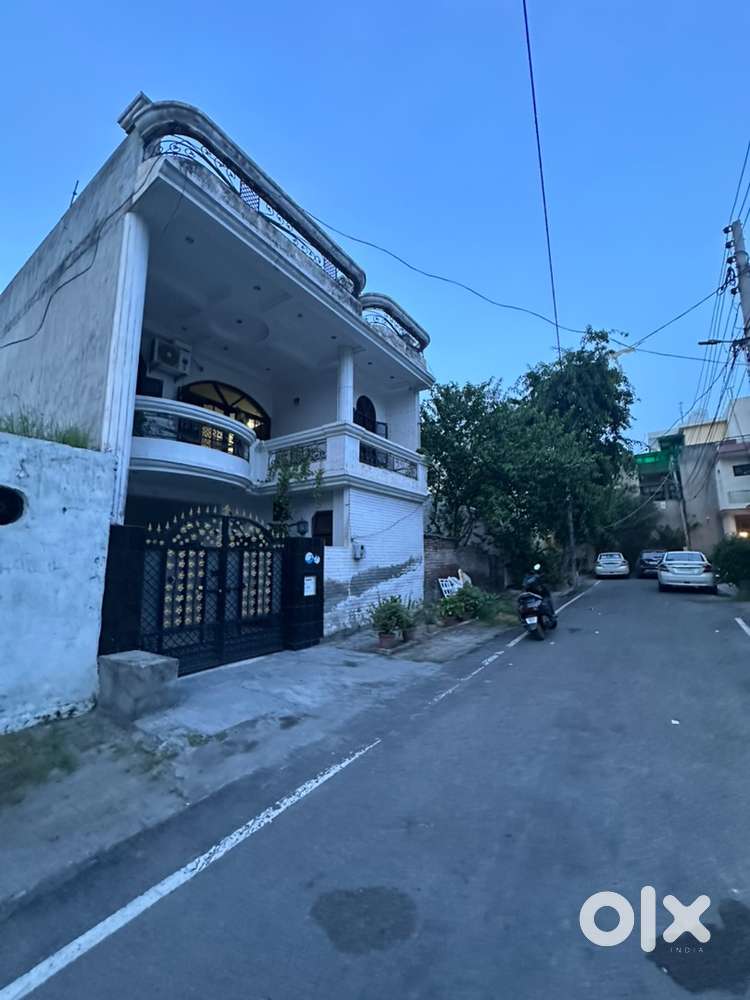 Kothi for sale on pakhowal road posh location