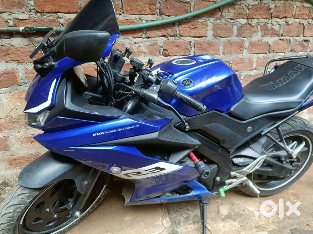 R15 v3 bs6 2023 model