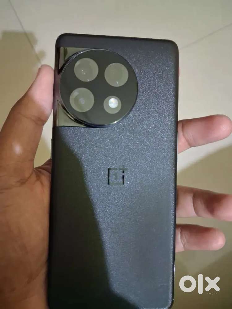 Onepluse 11 r 8 128 gb brand new condition not even a scratch