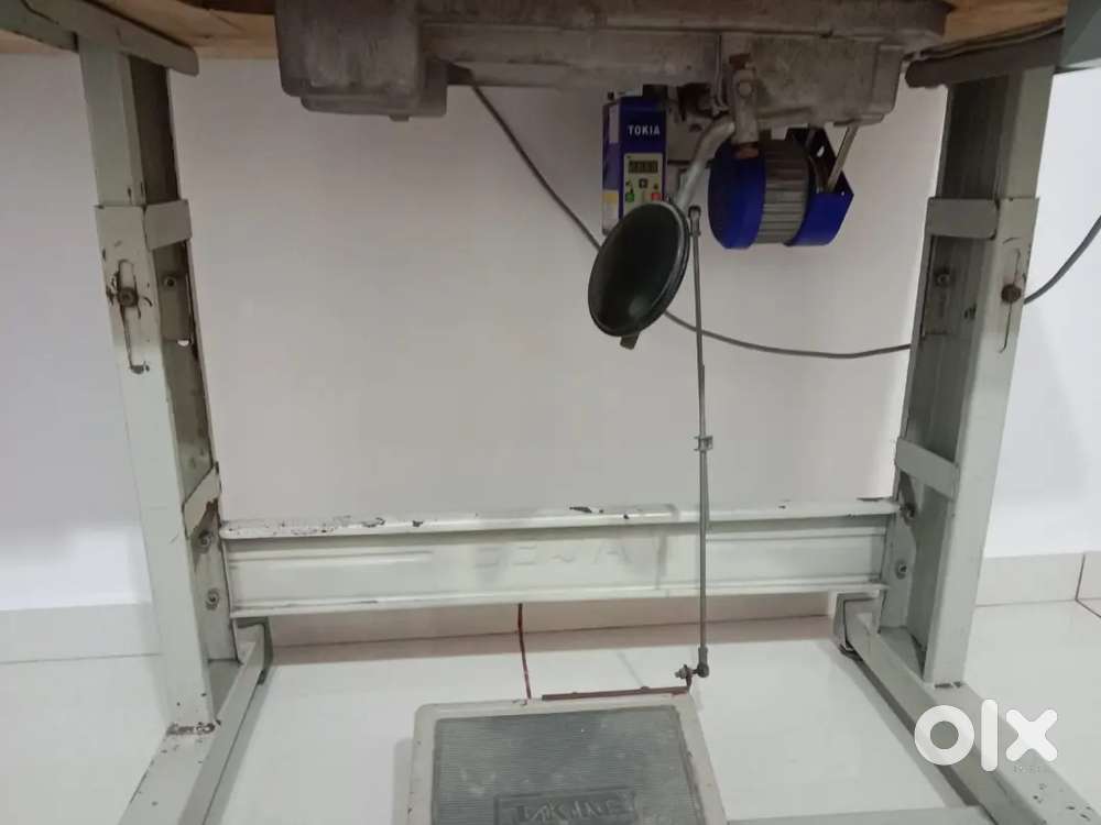 tailoring machine with table