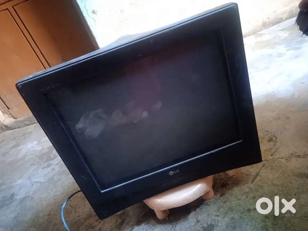 LG TV (16)in  black colour