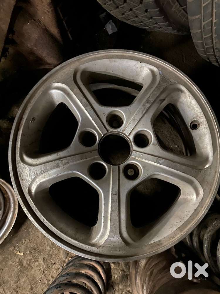 innova 15 inch alloy wheels
