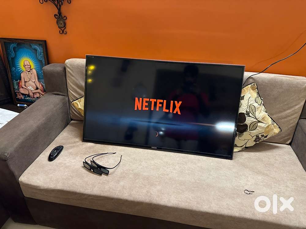 Samsung 3d Smart QLED TV 43inches in mint condition