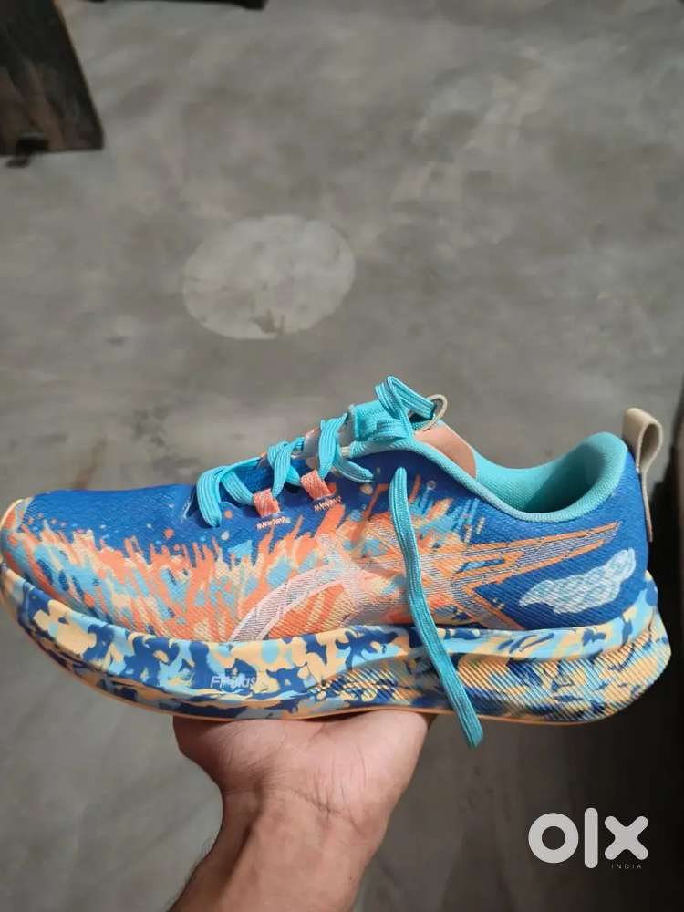 Asics shoes selling 1 day old