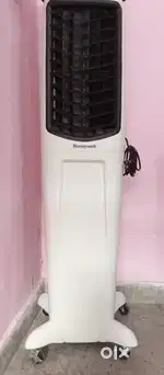 Brand : Honeywell.   50L Tower Air cooler ( White A15B75B5, TC50PE)