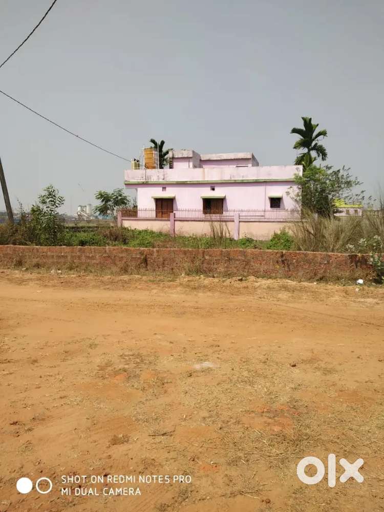 Ward 6A plot sale 412 wall prime location road touch near DAV school