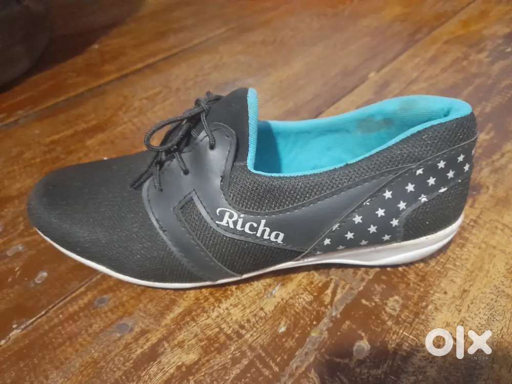Ladies shoes