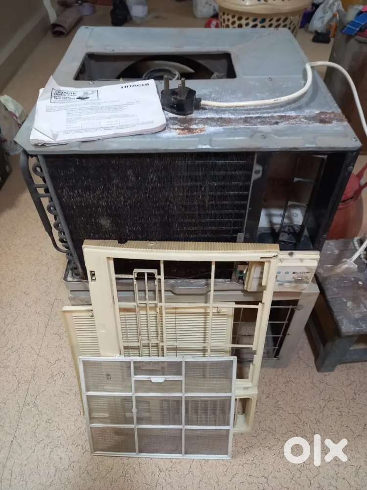Hitachi 1 ton excellent working window AC