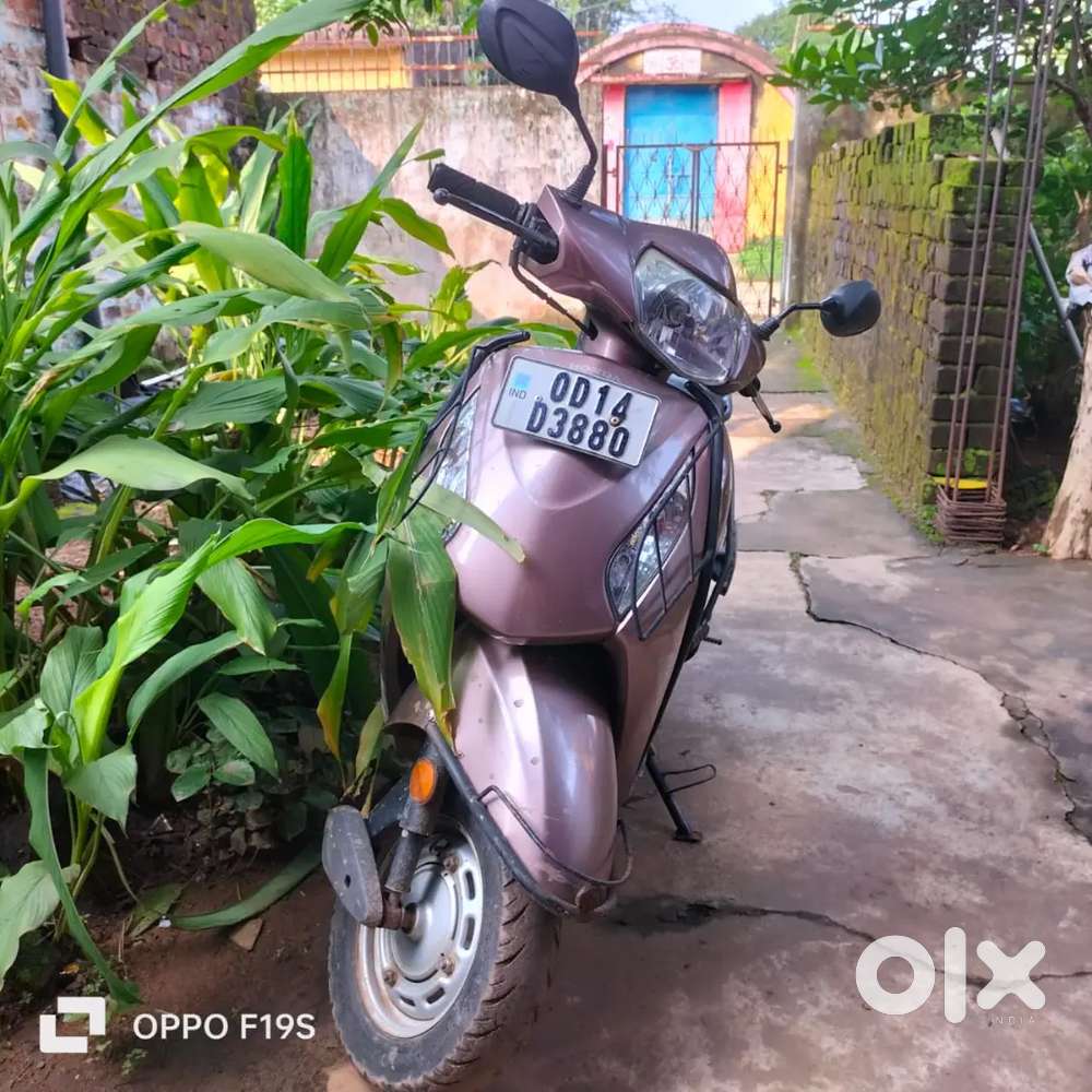 Single hand scooty
