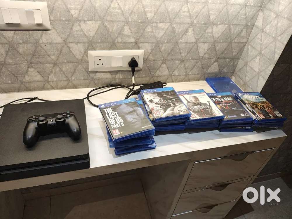 PS4 with games