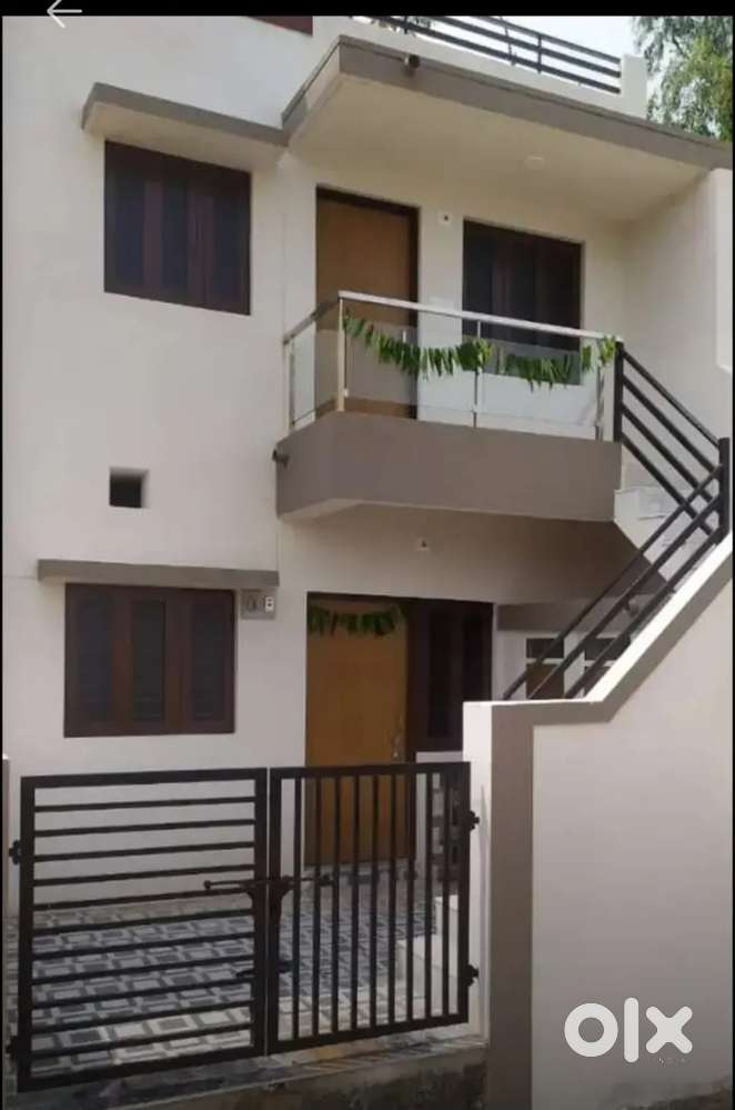 1HK for one or 2 students or Service person