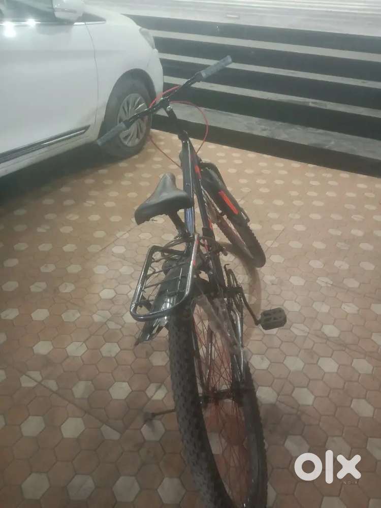 New Condition cycle power brake tubeless tires urgent sell