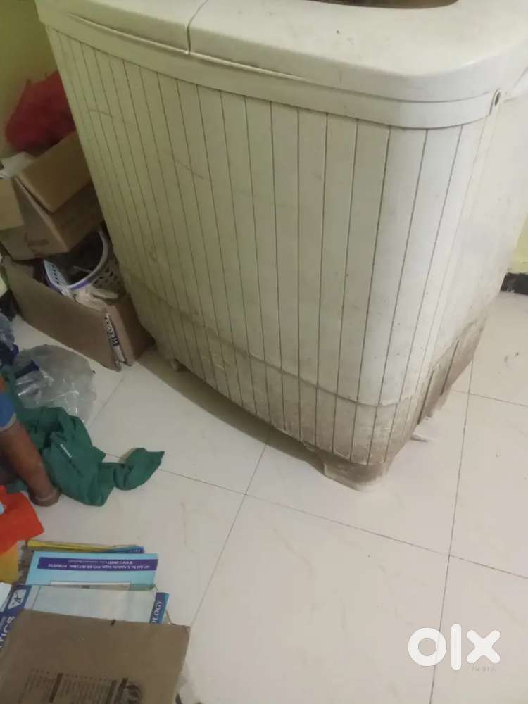 Godrej 6 kg semi automatic washing machine only in 30000