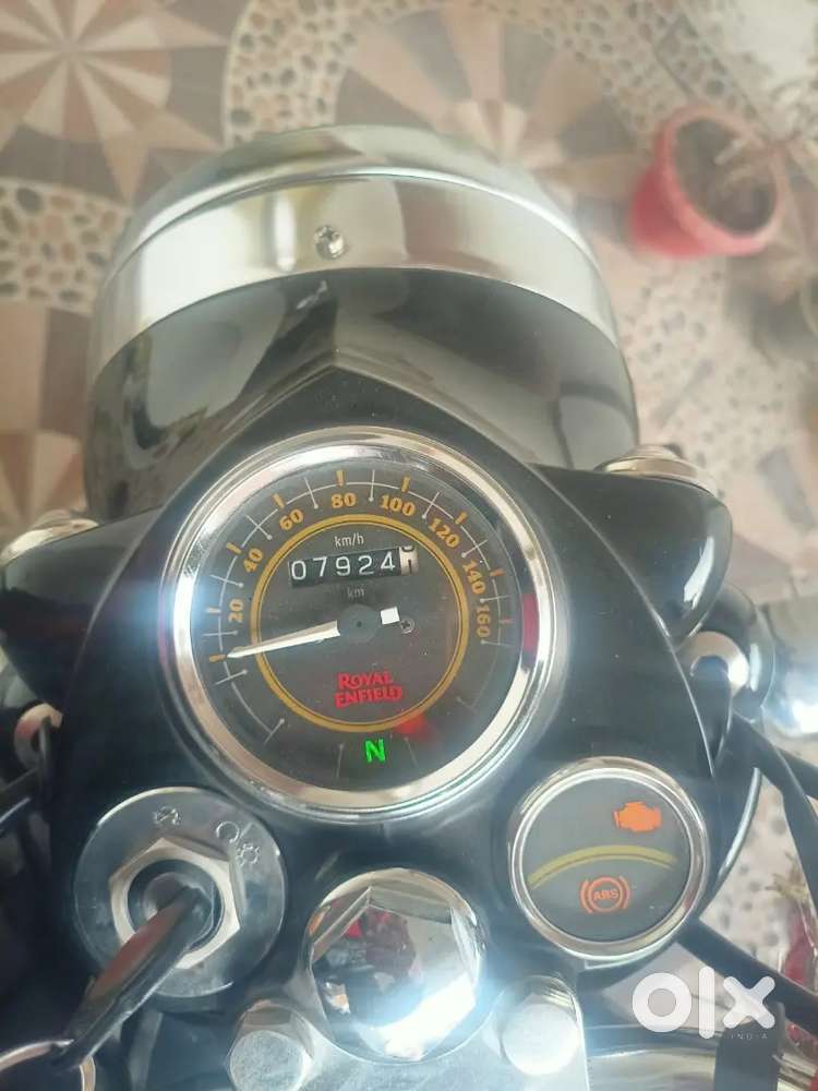 All new bullet and non scratches okay condition only 7900 km driven