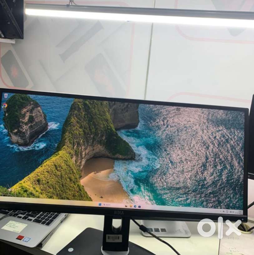 Monitor Dell/VGA PORT/30inch/Working Good/With warranty and bill