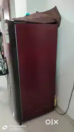 Samsung Fridge in excellent condition,only 4 years old.immediate sell.