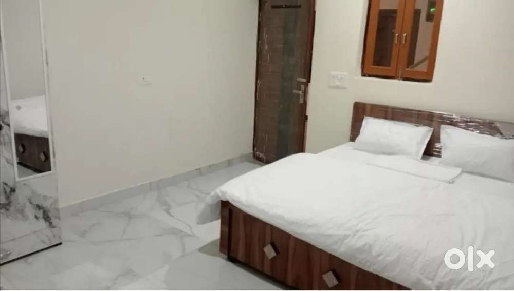 Room available on rent for bachlors and family