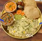 एक खाना बनाने बाले कुक की आवश्कता है जिसको होटल का अनुभव हो