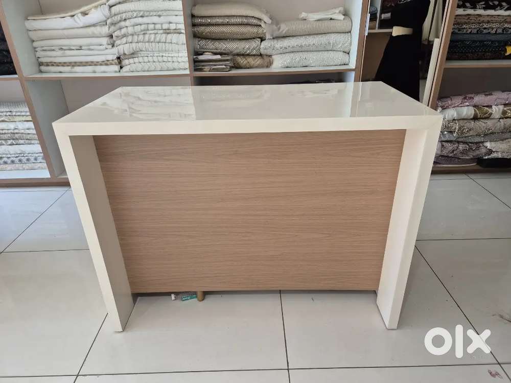 Table for showroom