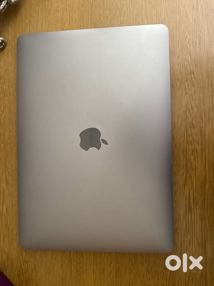 Macbook pro M2 chip touch bar