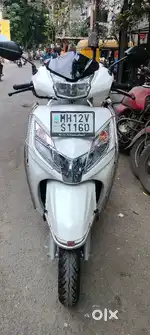 A Honda Activa 125 6G dish brack bike is good condition