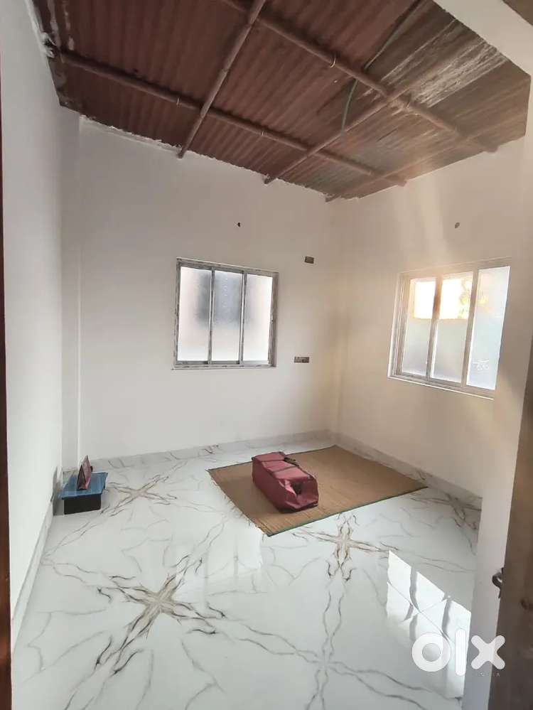 New ready to move in single flat for rent 6k monthly. beleghata