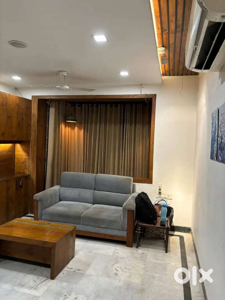 safe and clean comfortable pg in gurugaon/gym/ parking /3time food