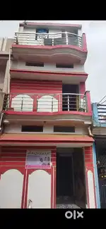 Bahut achchha ghar hai khud se banva hai colony bhi bahut achchhi h