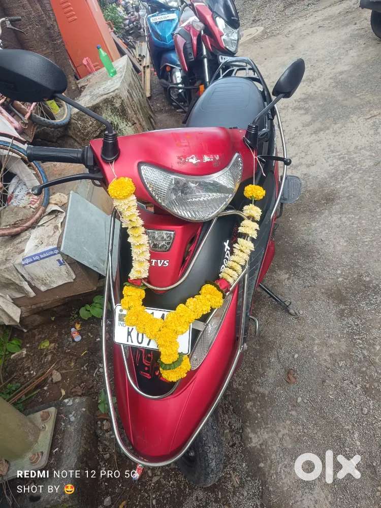 Ladies used scooty in nice conditions serious buyers can contact me