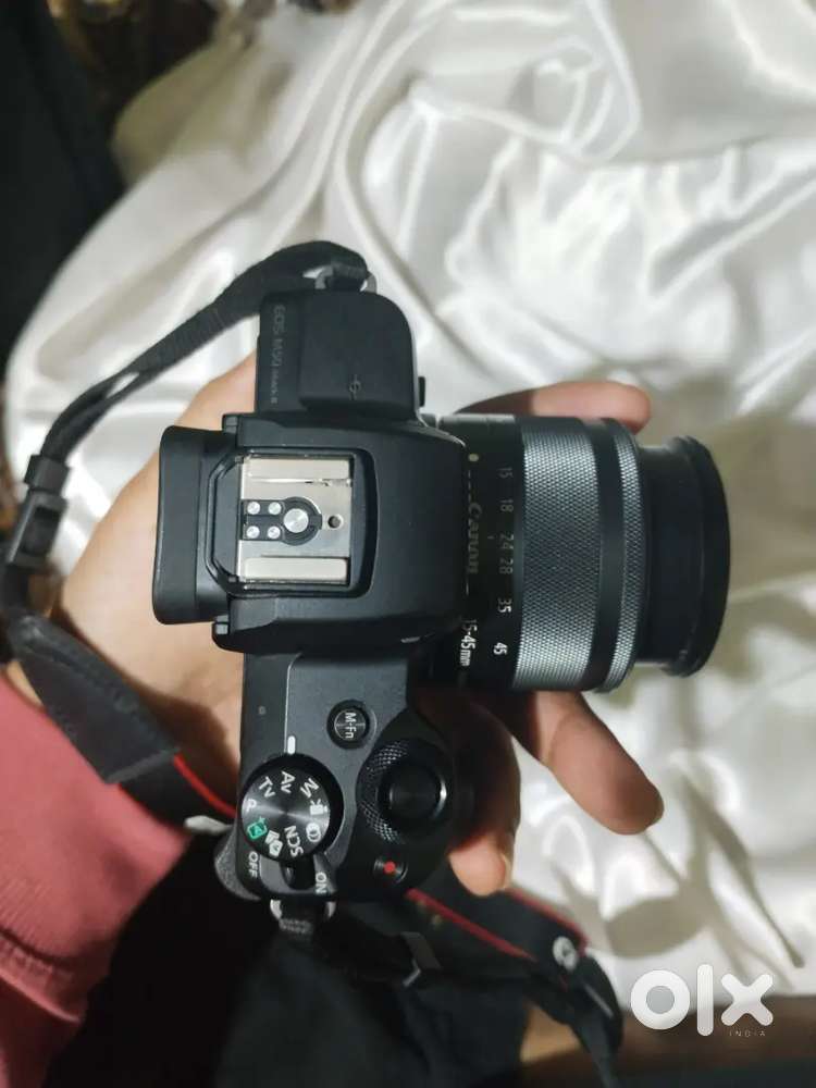 Canon EOS M50 MARKII 15-45MM LENS WITH BAG