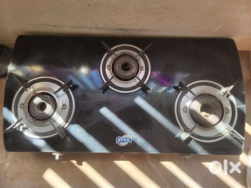 Jyoti(Jaipan) Gas, toughened glass top, 3 burner, auto ignition