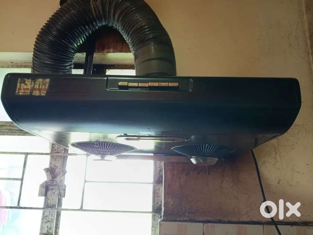 Kuchina kitchen chimney in working condition