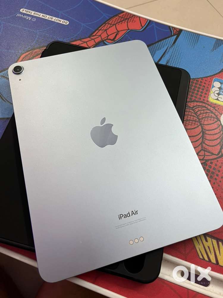 Ipad Air M2 chip 11 inch 128 gb with bill box warranty