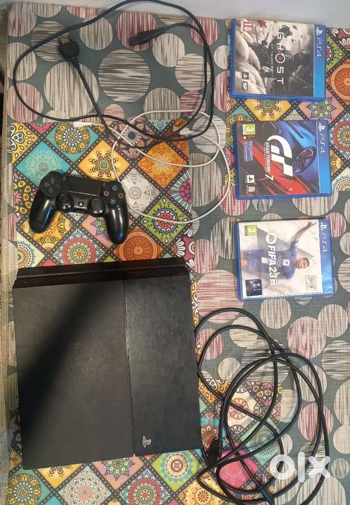 Playstation 4 Pro and Ghost of Tsushima, Gran Turismo, Fifa 23