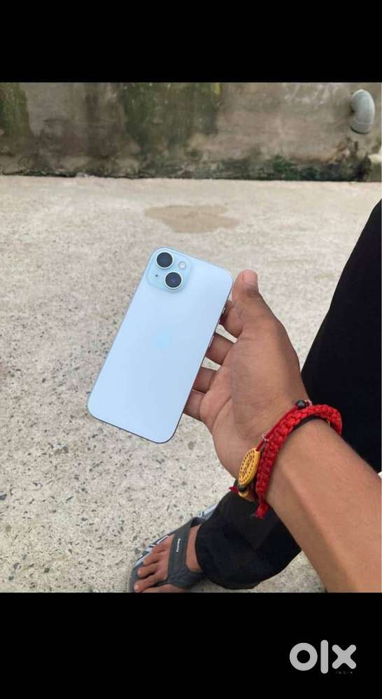 Selling my 5 month old I phone 15 good condition refurbished