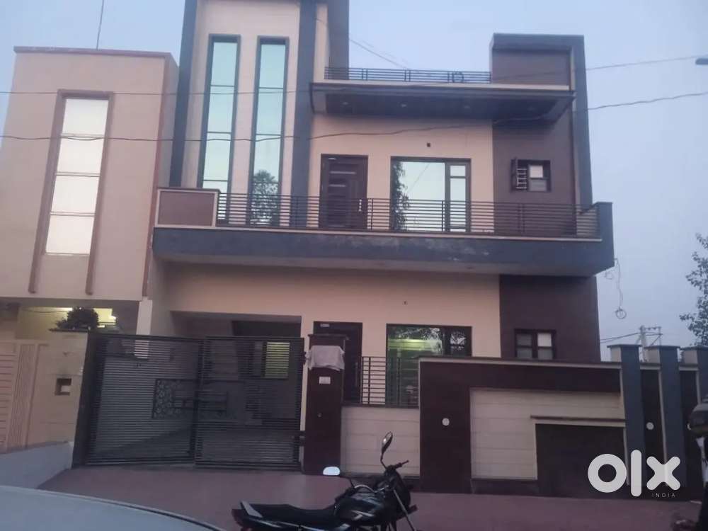 New farnished seprate kothi