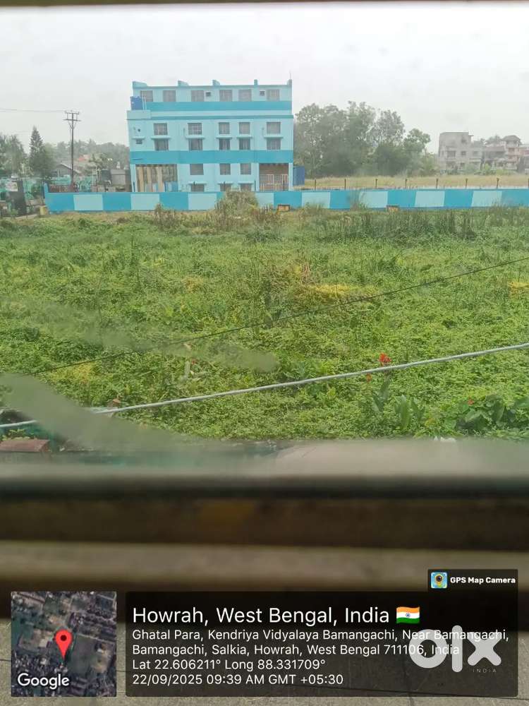 South facing 1st floor building front with lush green view
