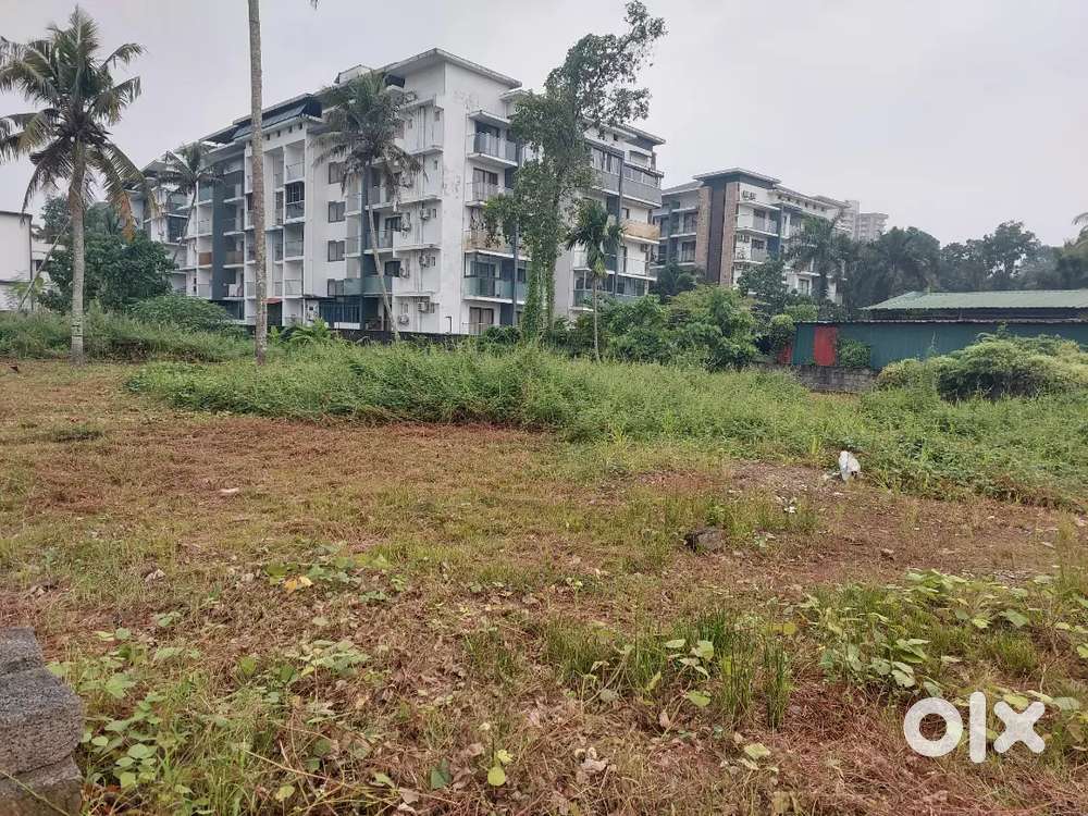 Land near Marymatha school Vazhakkala
