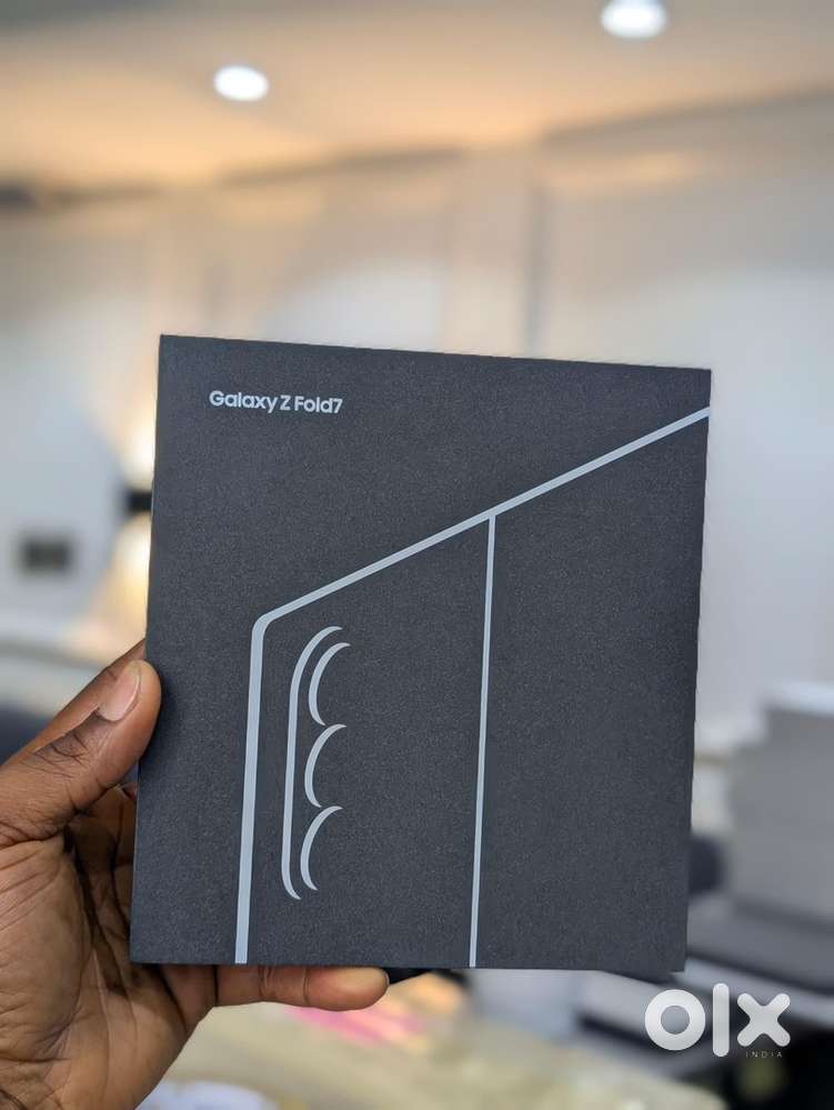 Brand New Seal Pack Samsung Z Fold 7