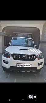 Mahindra Scorpio S10