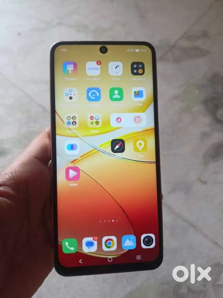 Vivo y200e 5G.6.RAM.128 GB. Inter memory 15 sal Purana Hai. Only phone
