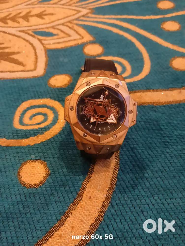 I need urgent money so I so I sell this watch for 7000